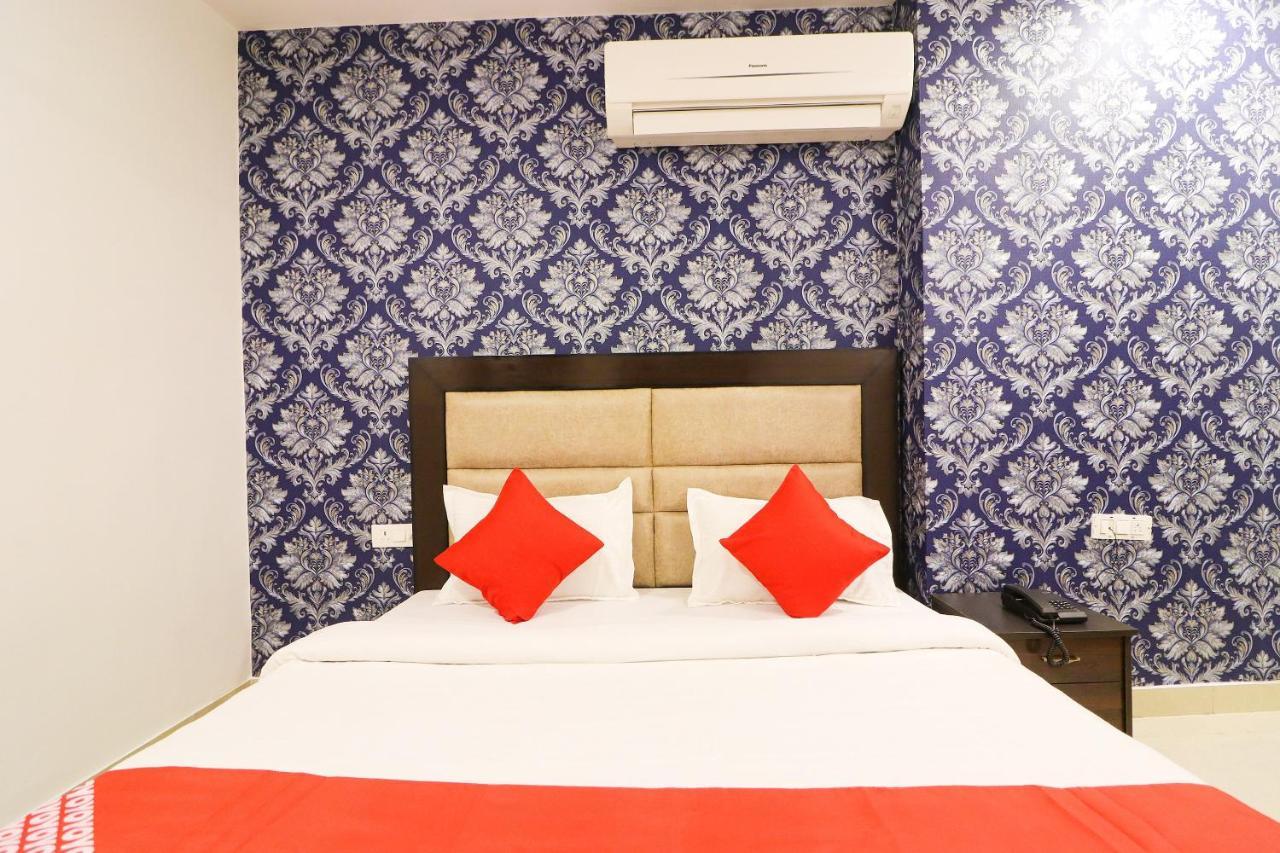 Oyo 63841 White Orchid Hotell Indraprastha Exteriör bild