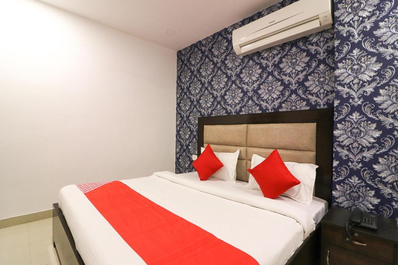 Oyo 63841 White Orchid Hotell Indraprastha Exteriör bild
