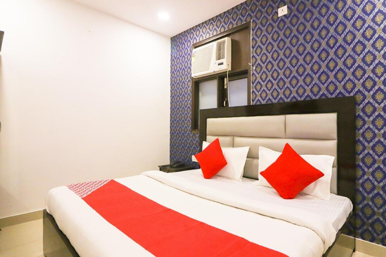 Oyo 63841 White Orchid Hotell Indraprastha Exteriör bild