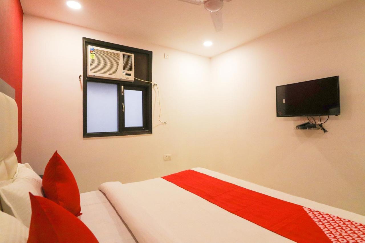 Oyo 63841 White Orchid Hotell Indraprastha Exteriör bild
