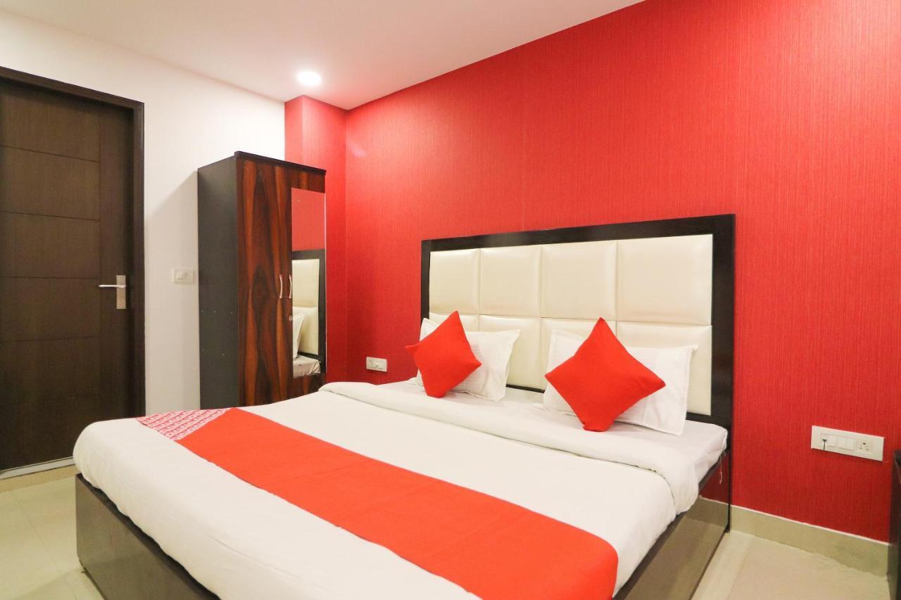 Oyo 63841 White Orchid Hotell Indraprastha Exteriör bild