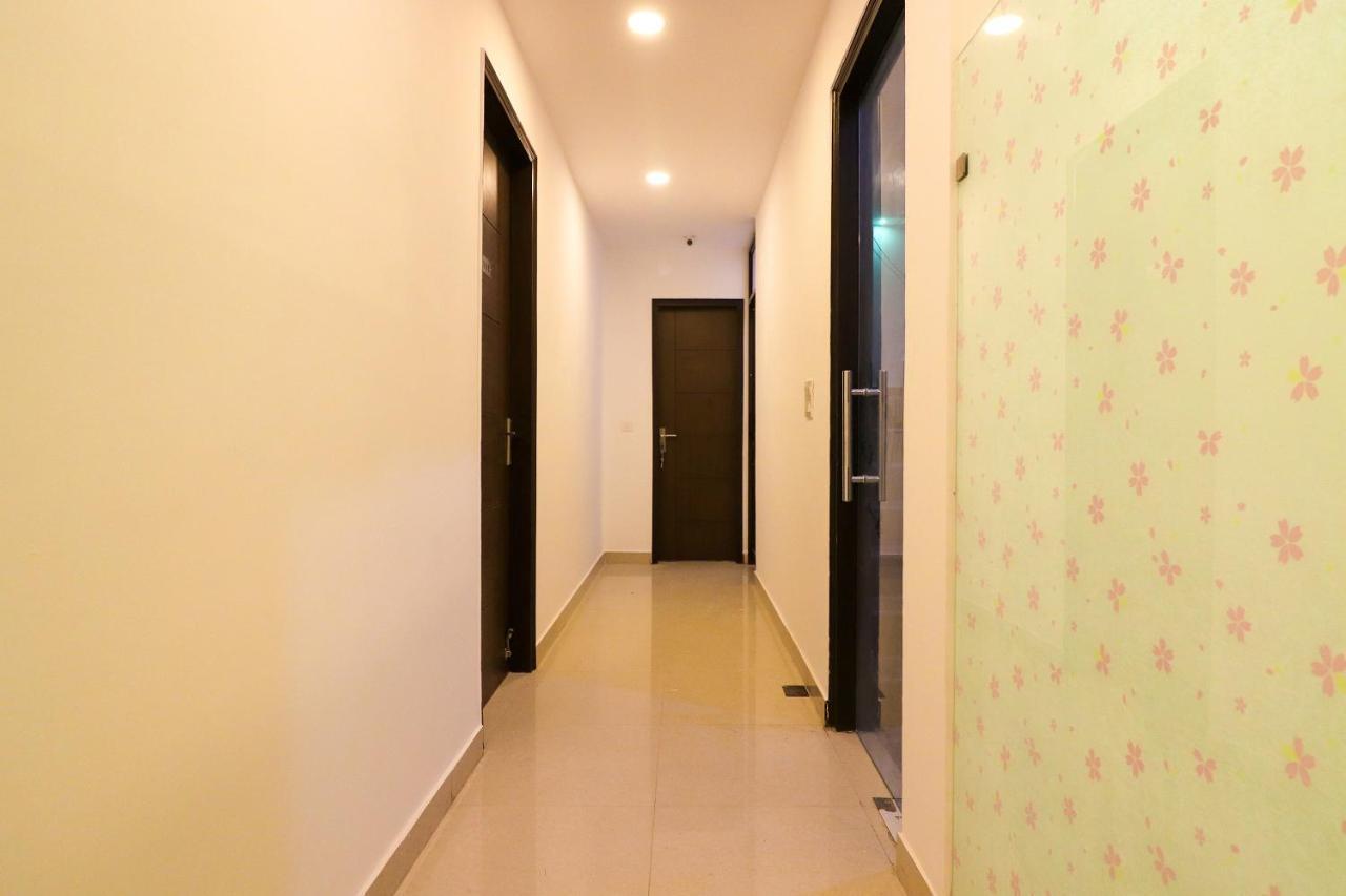 Oyo 63841 White Orchid Hotell Indraprastha Exteriör bild