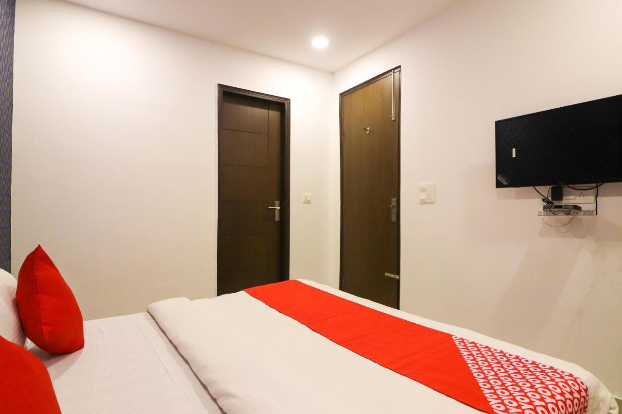 Oyo 63841 White Orchid Hotell Indraprastha Exteriör bild